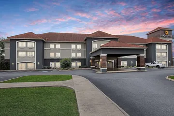 La Quinta Inn & Suites by Wyndham Bowling Green