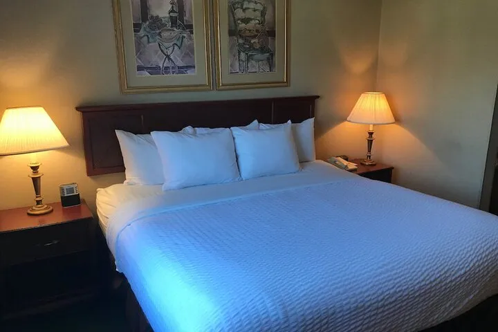 Room 5 of 18