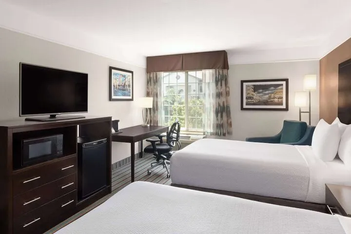 Room 5 of 35