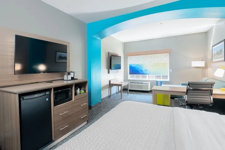 Room 5 of 52