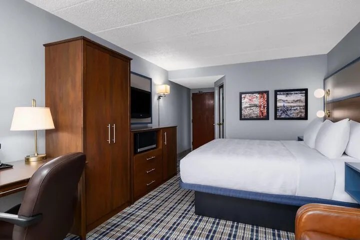 Room 5 of 38