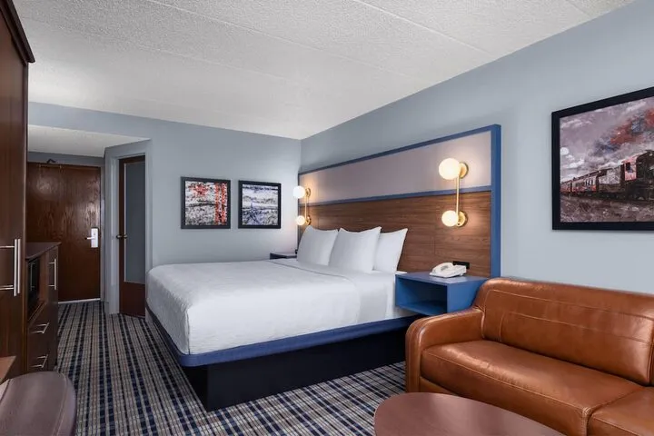 Room 4 of 38