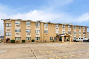 Super 8 by Wyndham Evansville East