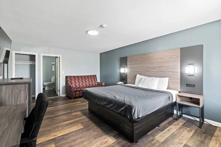 Room 4 of 23
