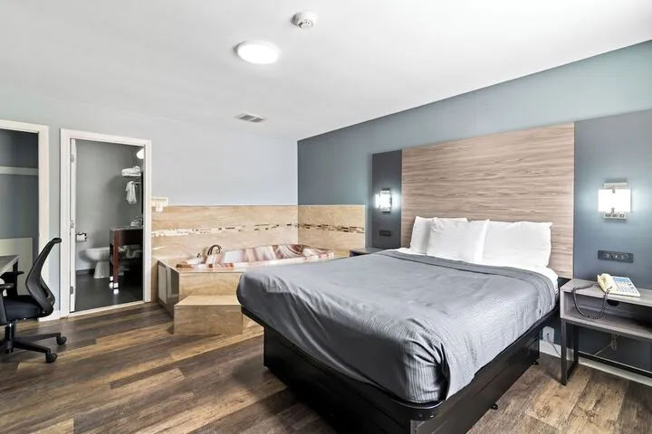 Room 3 of 23
