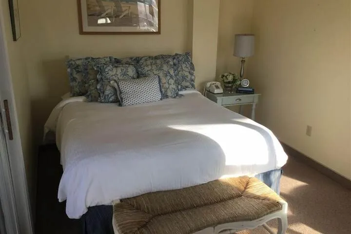 Room 2 of 11