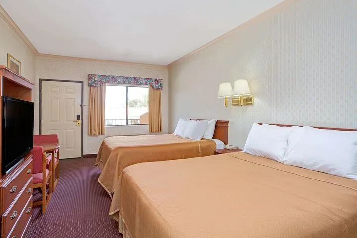 Room 2 of 6