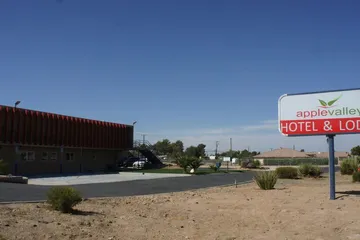 Apple Valley Hotel & Lodge