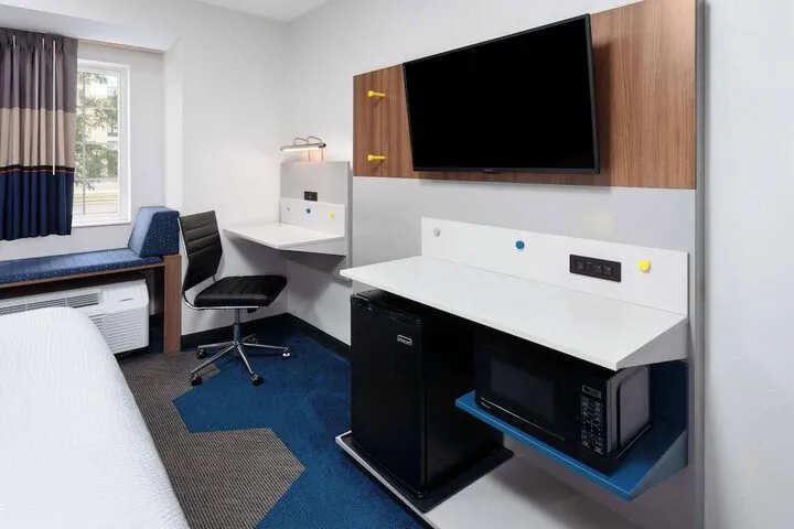 Room 4 of 26