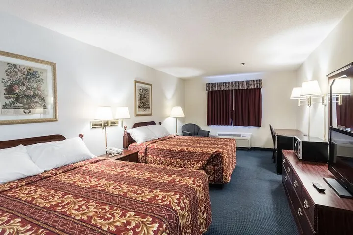 Room 4 of 44
