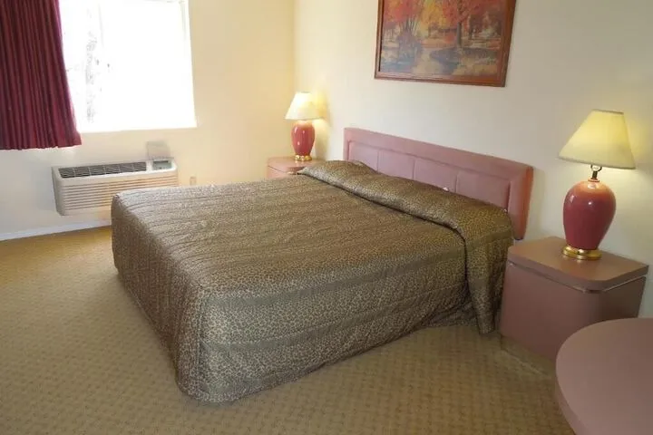 Room 3 of 6