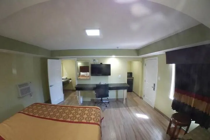 Room 2 of 26