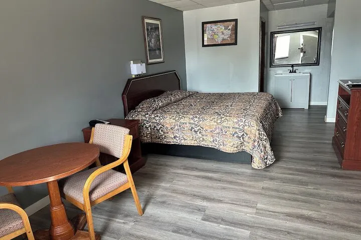 Room 3 of 3
