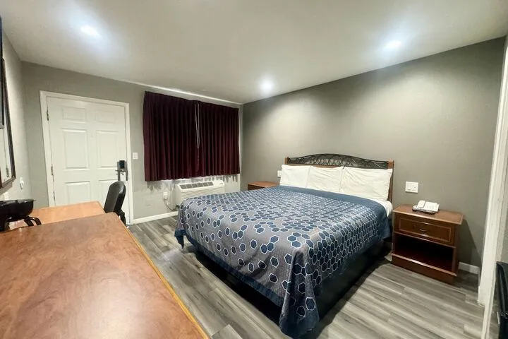 Room 2 of 16