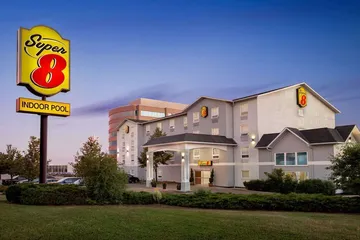 Super 8 by Wyndham Ajax / Toronto On