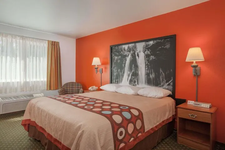Room 3 of 12