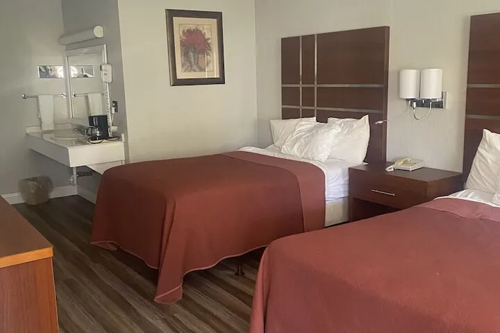 Room 5 of 43