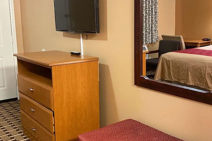 Room 4 of 26