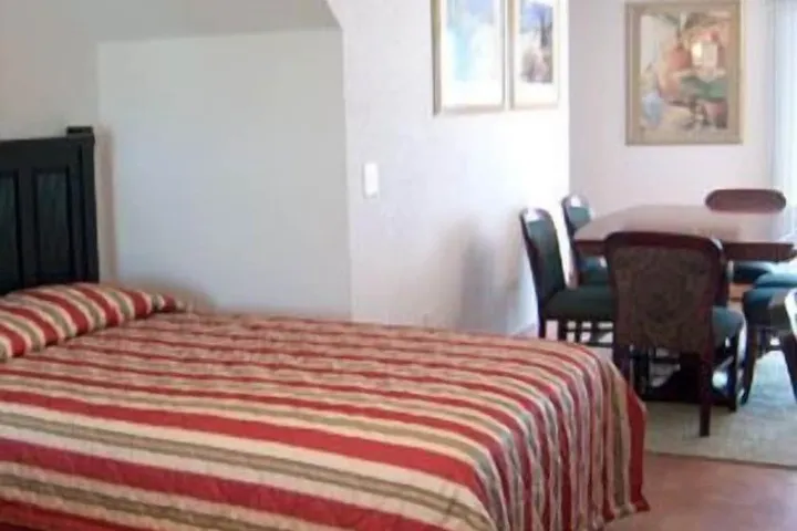 Room 4 of 40