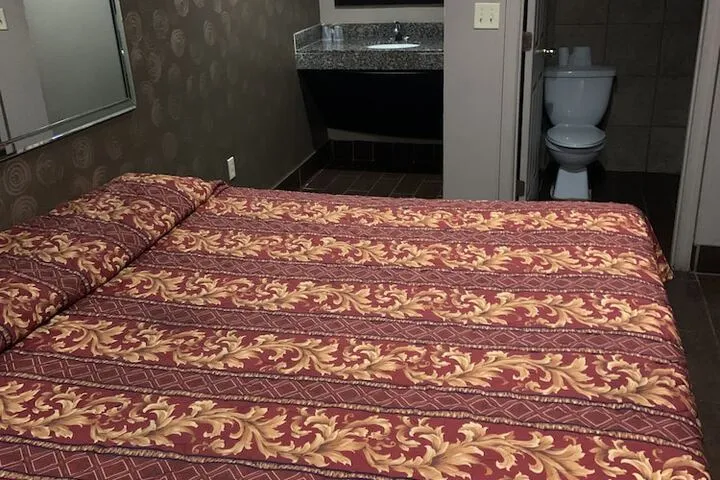 Room 2 of 16
