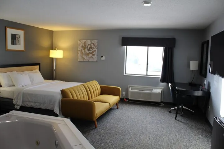 Room 5 of 37