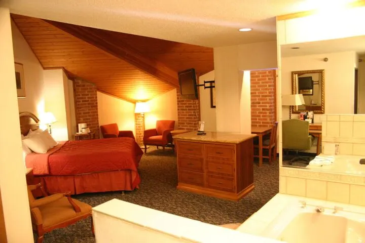 Room 2 of 37