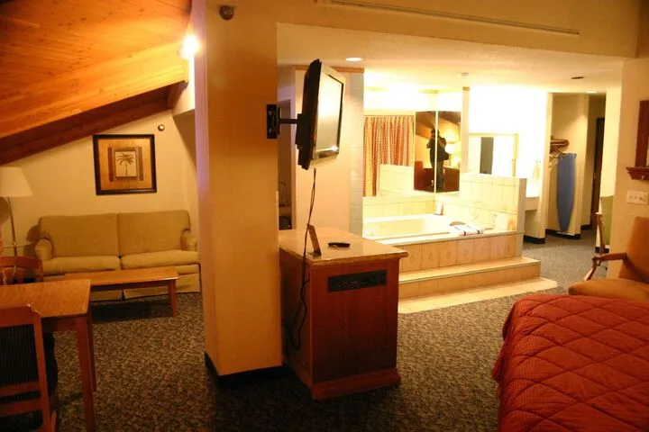 Room 3 of 37