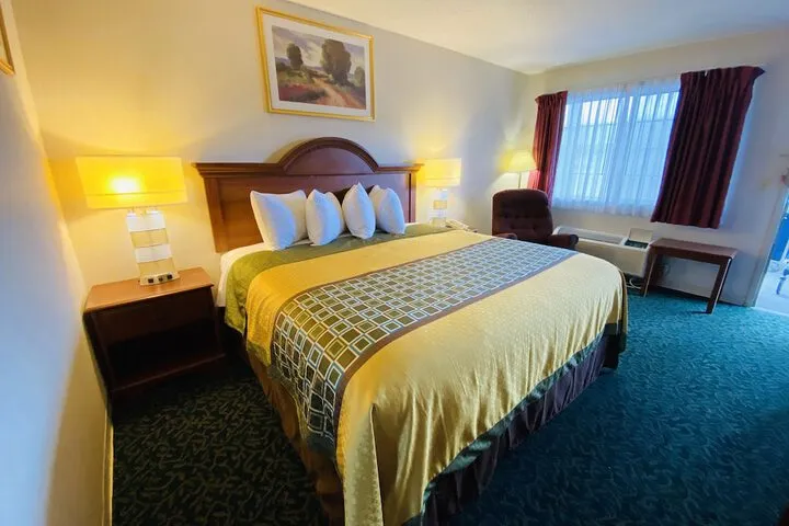 Room 3 of 16