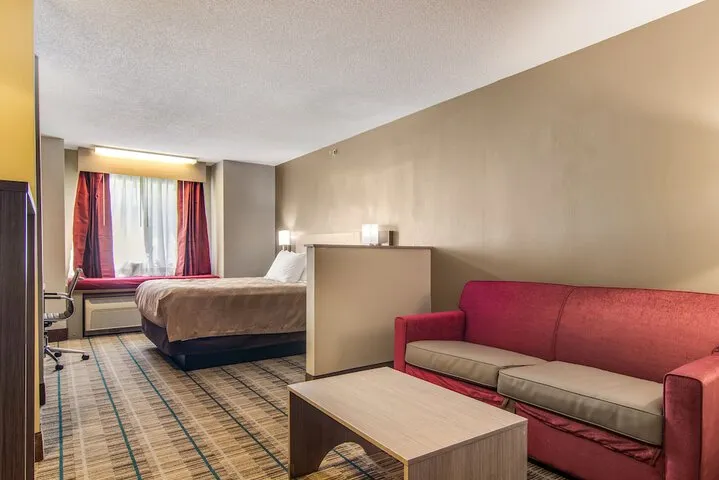 Room 5 of 33