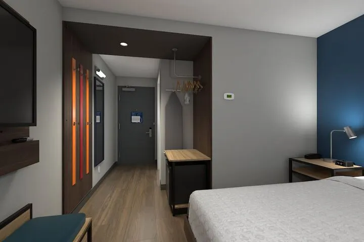 Room 5 of 10