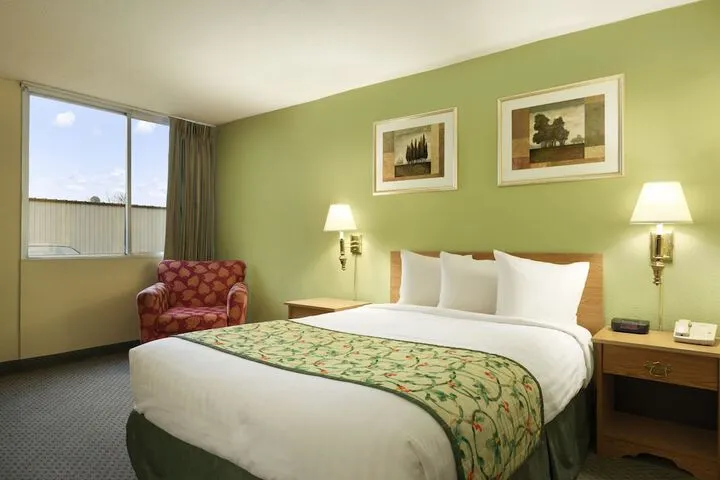 Room 4 of 14