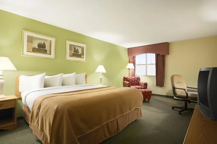 Room 5 of 14