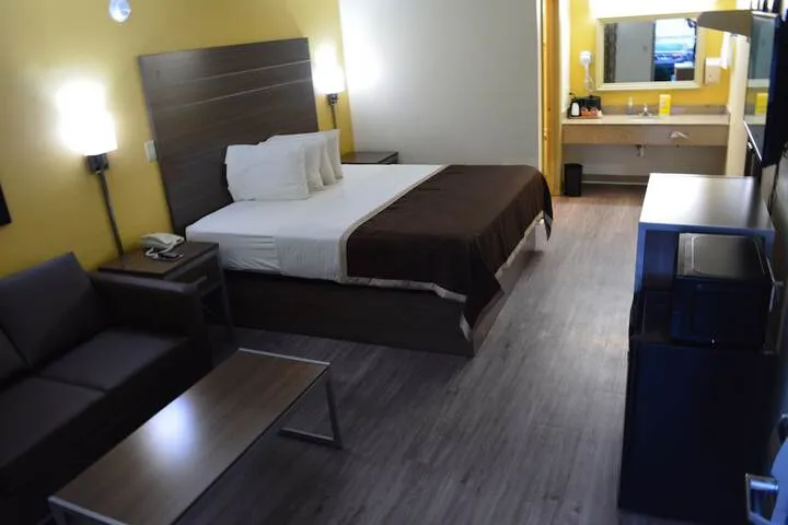Room 5 of 49