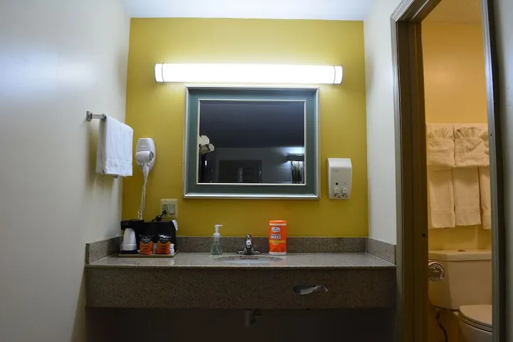 Room 3 of 49