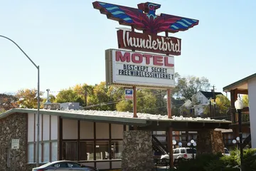 Thunderbird Motel