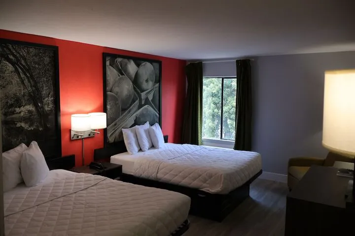 Room 5 of 32