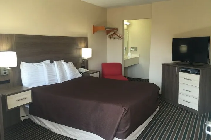 Room 4 of 31