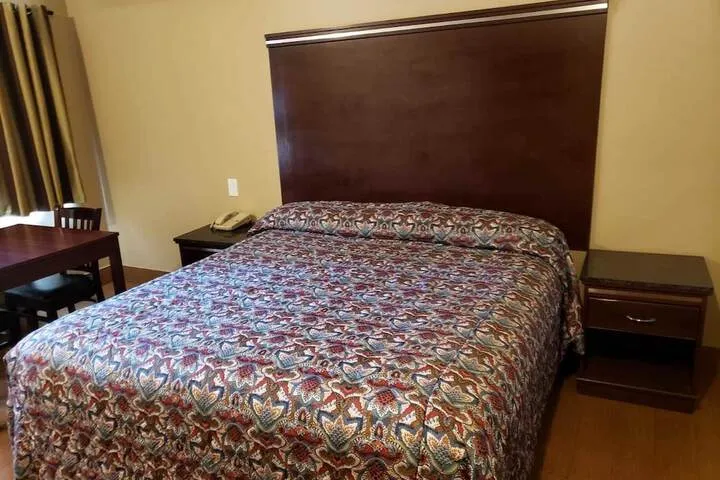 Room 4 of 42