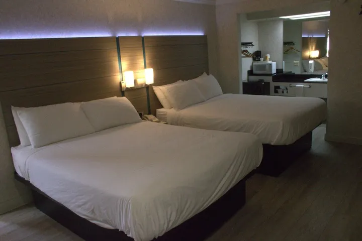 Room 5 of 42