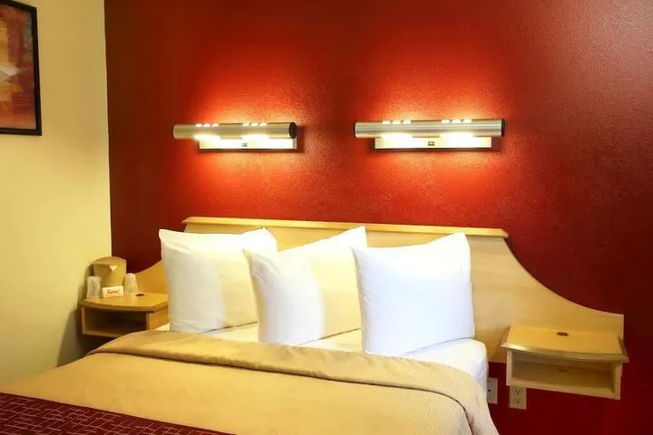 Room 4 of 27