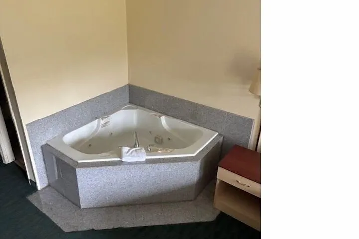 Room 3 of 14