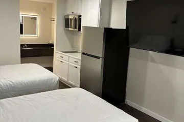 Suite Stay Talladega