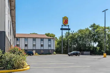Super 8 by Wyndham Terre Haute