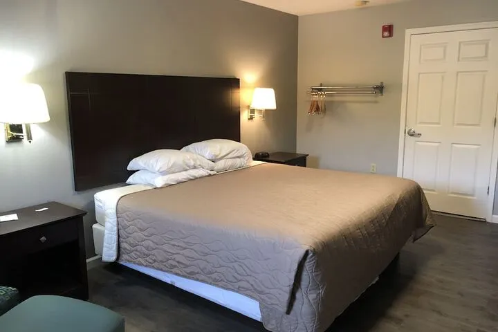 Room 2 of 40