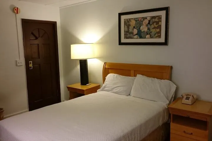 Room 3 of 35