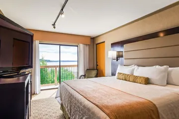 Best Western Plus Silverdale Beach Hotel