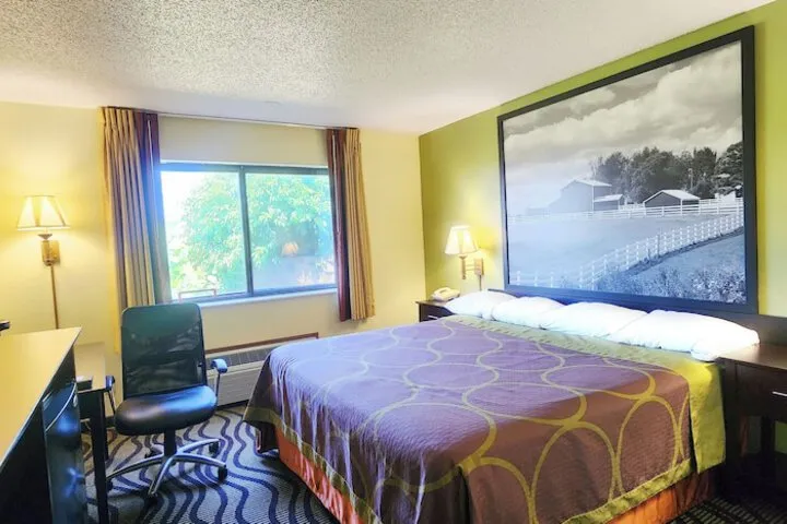 Room 5 of 19