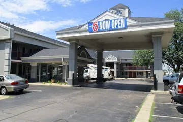 Motel 6 Alsip IL