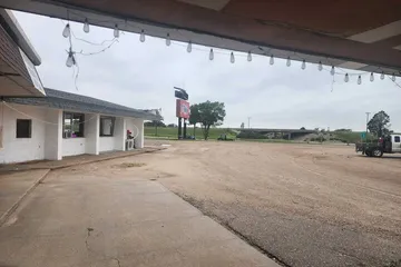 First Inn by OYO Quinter Hwy 70