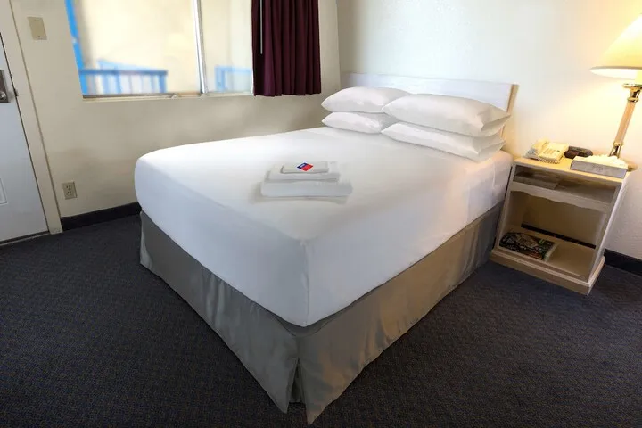 Room 2 of 6